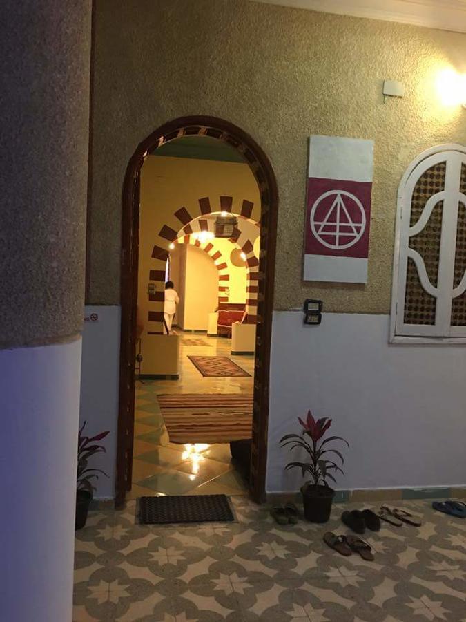 Готель Luxor Light Retreat Екстер'єр фото