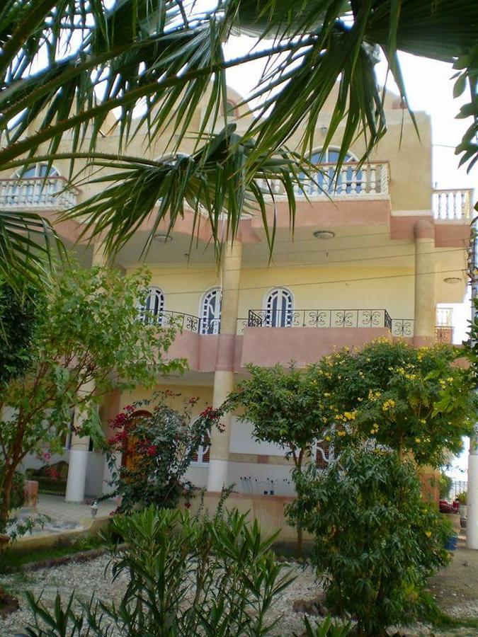 Готель Luxor Light Retreat Екстер'єр фото