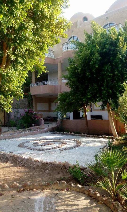 Готель Luxor Light Retreat Екстер'єр фото